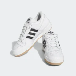 ADIDAS Forum 84 Low ADV Cloud White / Core Black / Cloud White -Ski Apparatuur Winkel Adidas Forum 84 Low Vulc 1