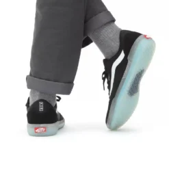 Vans Ave Black/ White -Ski Apparatuur Winkel Vans Ave Black White Model Feet
