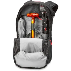 Dakine Poacher RAS 18L Backpack Black -Ski Apparatuur Winkel dakine poacher ras 18l backpack black opened