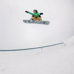 NITRO Kids Ripper X Volcom 106 2023 Snowboard -Ski Apparatuur Winkel nitro kids ripper x volcom 106 2023 snowboard action
