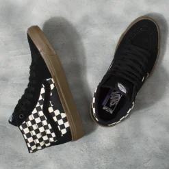 Vans BMX Sk8-Hi Checkerboard Black/Dark Gum -Ski Apparatuur Winkel vans bmx sk8 hi checkerboard blackdark gum top