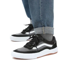 Vans Wayvee Black/White -Ski Apparatuur Winkel vans wayvee blackwhite model